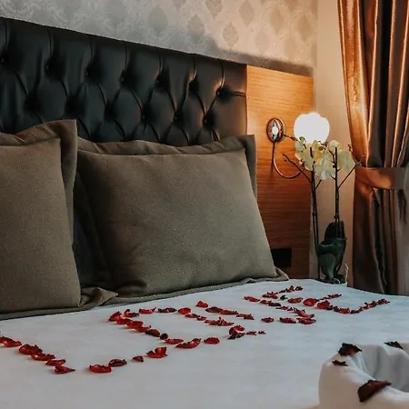 Grand Lark * اسطنبول