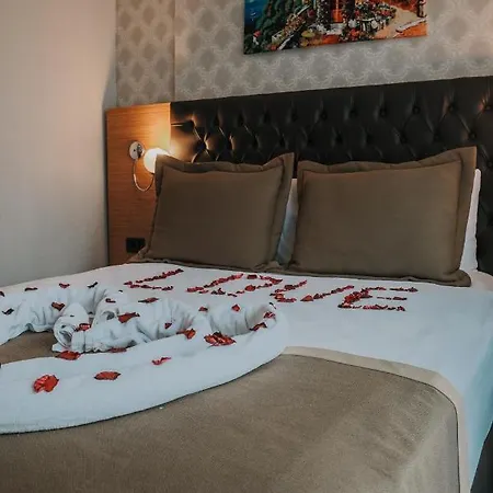 Grand Lark * اسطنبول